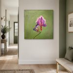 Paarse iris in bloei, Bloemen & Stilleven schilderij aan de muur in interieur