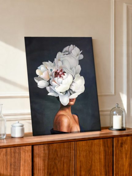 Vrouw Gehuld in Pioenrozen, Mensen & Portretten schilderij aan de muur in interieur