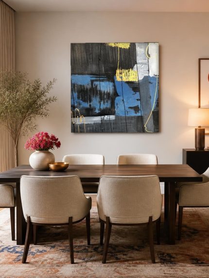 Nachtelijk Blauw met Goudlijnen, Abstract & Modern schilderij aan de muur in interieur